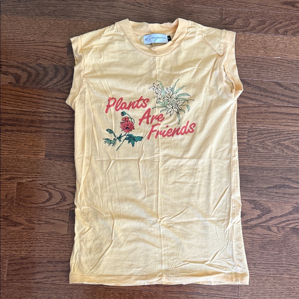 Women’s size small Girl Dangerous Plants are Friends yellow sleeveless Shirt